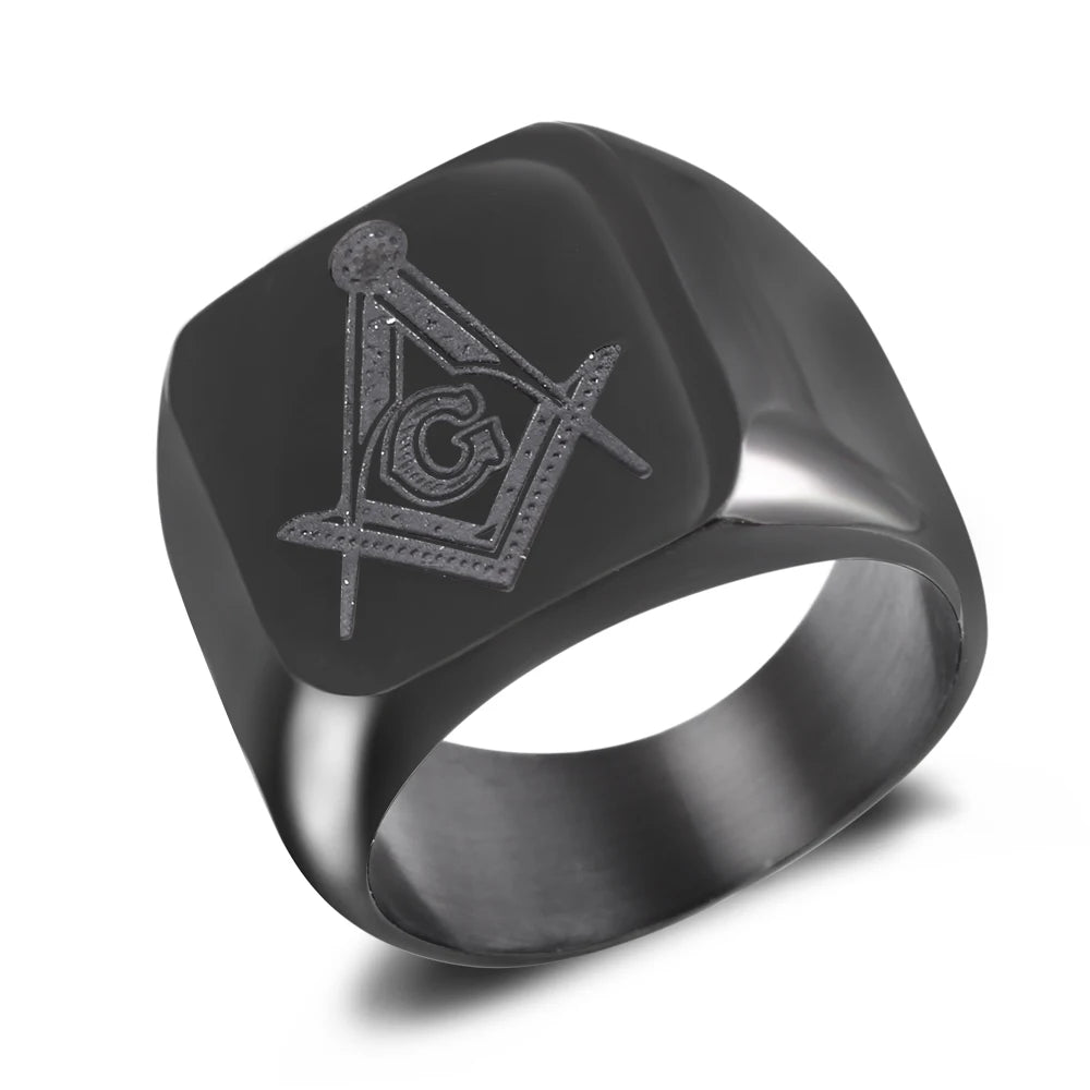 Black polished Masonic ring with dark Square and Compasses